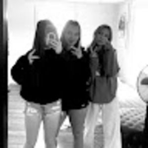 Meet your Posher, Mia